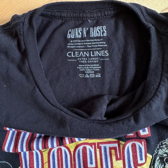 Guns N' Roses Distressed Licensed Graphic Rock ‘n Roll T-Shirt - Picture 6 of 7